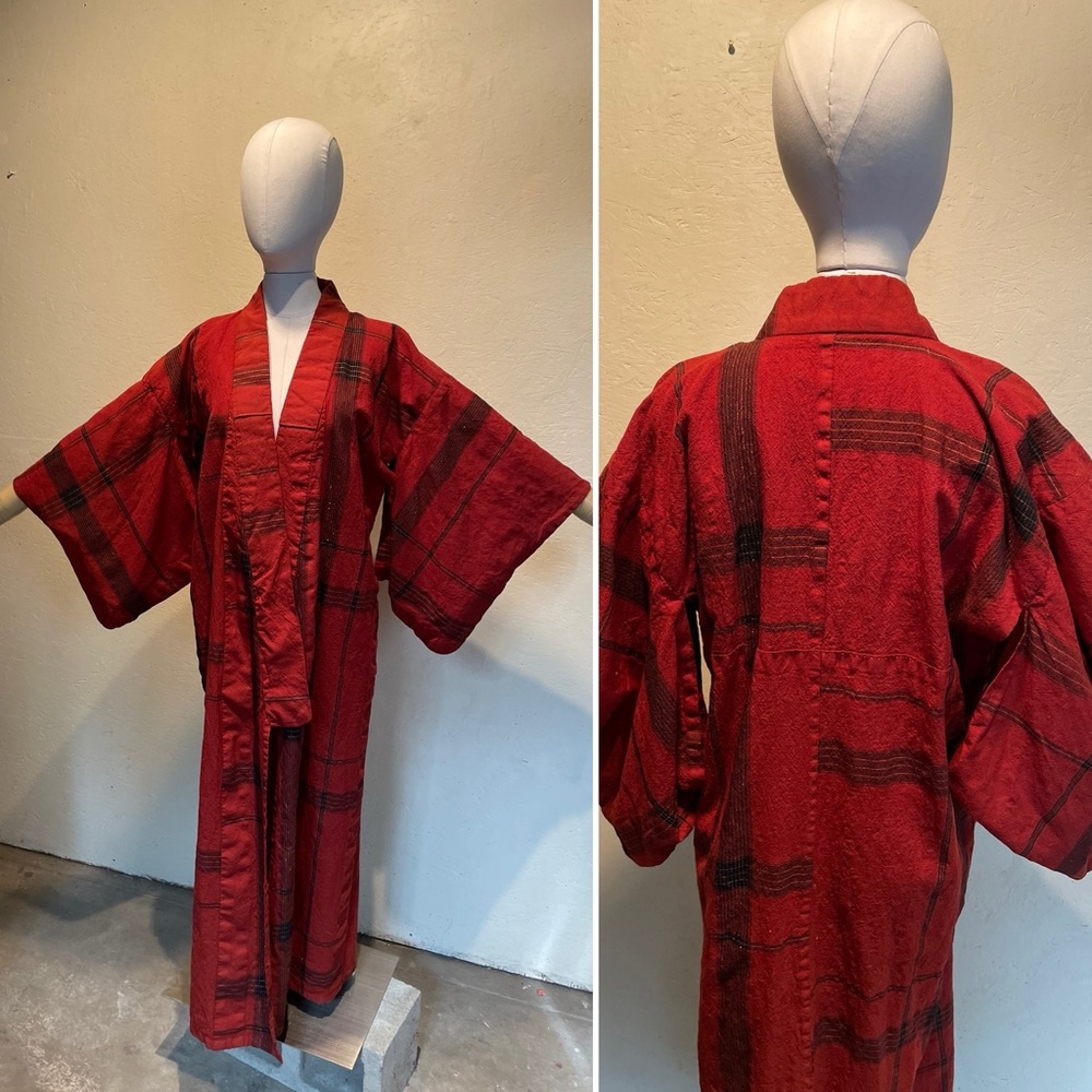 Vintage rust brown kimono with metallic thread Size medium